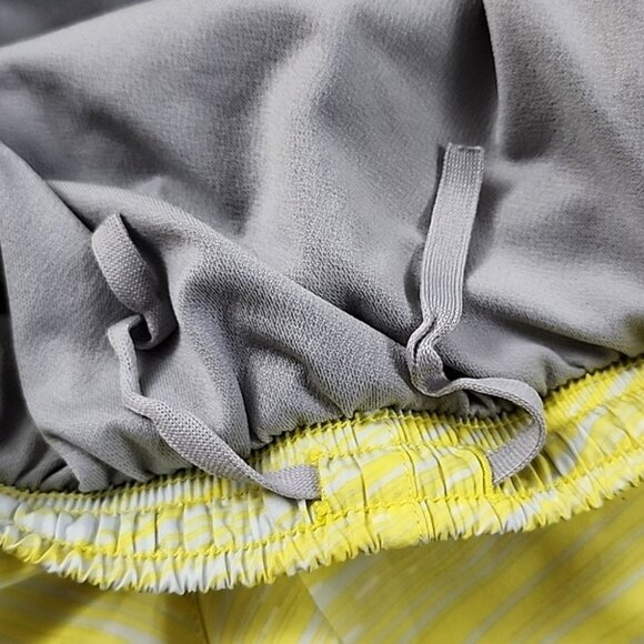 NIKE Women's Athletic Running Shorts Yellow White Built-Ln Liner 3" Inseam Sz L - Picture 7 of 11